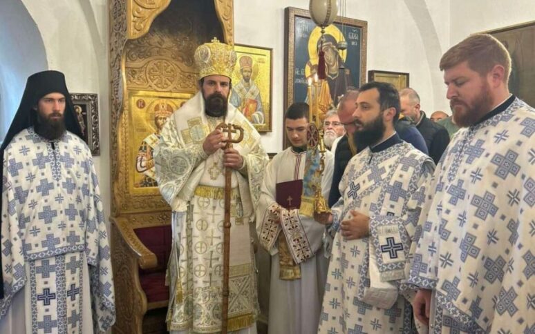 Владика Пајсије: Христос тражи од нас да све што заповиједа чинимо у цјелини Владика Пајсије