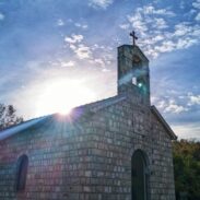 Слава цркве Светог Арсенија Сремца на Слапу