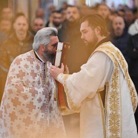 Отац Слободан Зековић