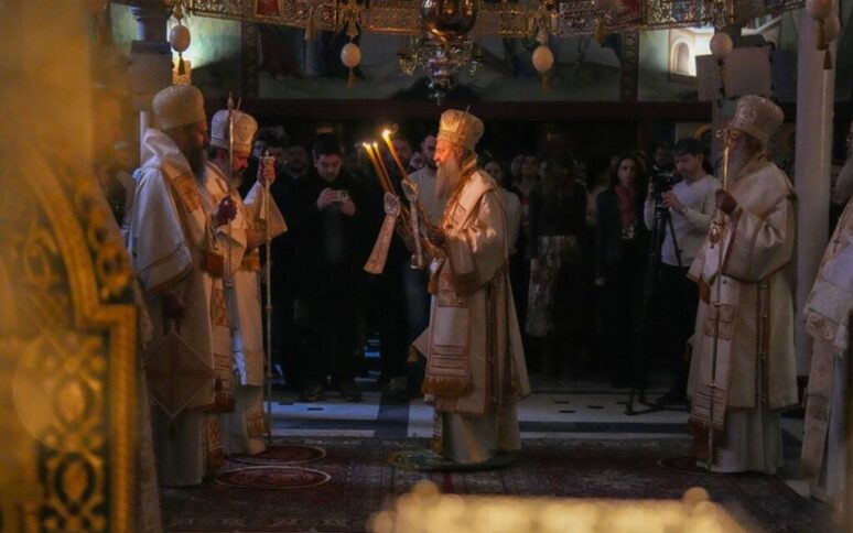 Патријарх Порфирије богослужио у параклису Светог Јована Богослова при Богословском факултету у Београду Патријарх Порфирије богослужио у параклису Светог Јована Богослова при Богословском факултету у Београду