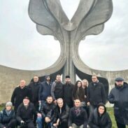 Delegacija Pravoslavnog bratstva Svetog Arsenija u posjeti manastiru Jasenovac