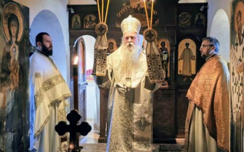 Митрополит Јоаникије у манастиру Ћелија Пиперска: Мир Божији препорађа човјека Митрополит Јоаникије у манастиру Ћелија Пиперска