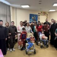 Mitropolit metodije u Dnevnom centru u Beranama 1080x675