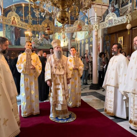 Патријарх Порфирије на Бадњи дан богослужио у параклису Богословског факултета
