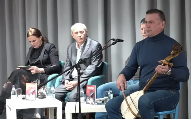 Роман „Српско срце Јоханово“ промовисан у Никшићу: Прича истинита, емотивна и потресна Роман „Српско срце Јоханово“ промовисан у Никшићу