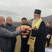 Света литургија у Лепосавићу и благосиљање почетка орезивања винограда