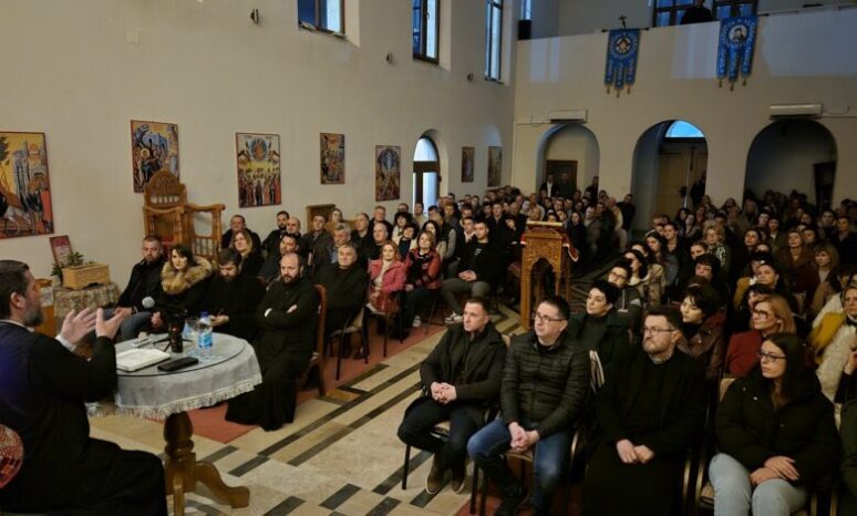 Катедра – Протојереј-ставрофор Гојко Перовић: „Света литургија и смисао подвига“ Отац Гојко Билећа