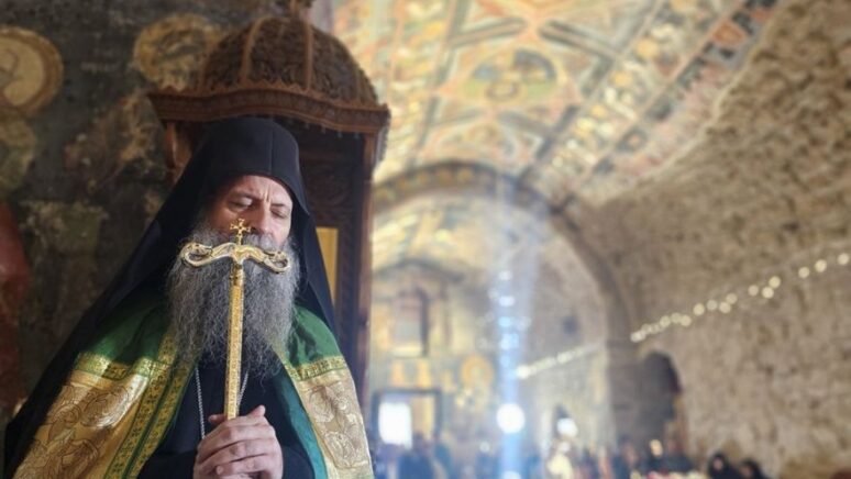 Патријарх Порфирије: Не дозволите да српски православни народ буде изгнан са Косова и Метохије Патријарх Порфирије