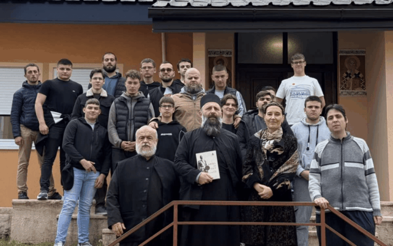 Глумица Ивана Жигон посјетила Цетињску богословију Глумица Ивана Жигон посјетила Цетињску богословију