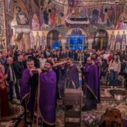 Јутрење Великог петка са читањем дванаест јеванђеља о страдању Христовом