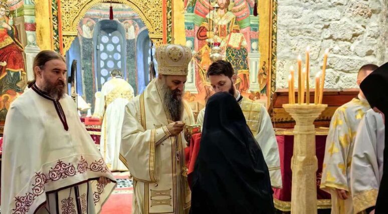 На Велику суботу Патријарх Порфирије служио Свету литургију у Пећкој патријаршији На Велику суботу Патријарх Порфирије служио Свету литургију у Пећкој патријаршији