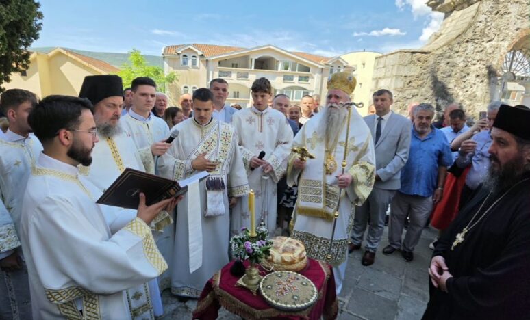 Crkva Svetog Spasa na Toploj proslavila slavu Crkva Svetog Spasa na Toploj proslavila slavu