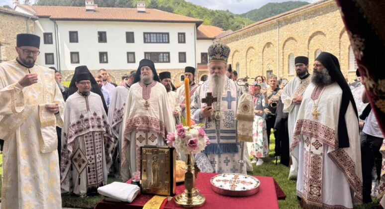 Високи Дечани молитвено прославили храмовну славу – Спасовдан Теодосије