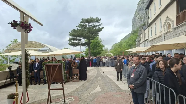 Уживо: Света архијерејска Литургија у манастиру Острог Ostrog Slava 980x551