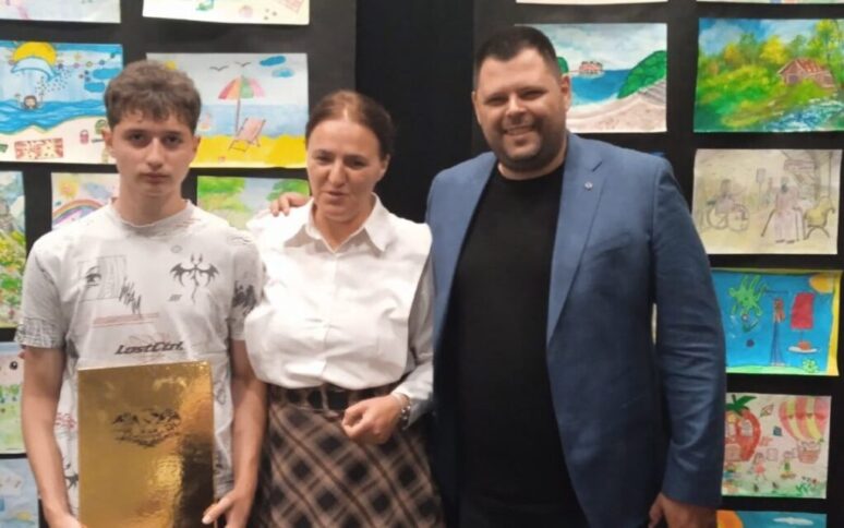 Ученик Гимназије „Свети Сава“ освојио награду за најбоље поетско остварење Ученик Гимназије „Свети Сава“ освојио награду за најбоље поетско остварење