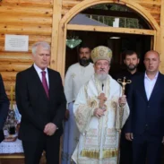 Митрополит Атанасије на празник светих бесребреника богослужио у манастиру на Воденој Пољани