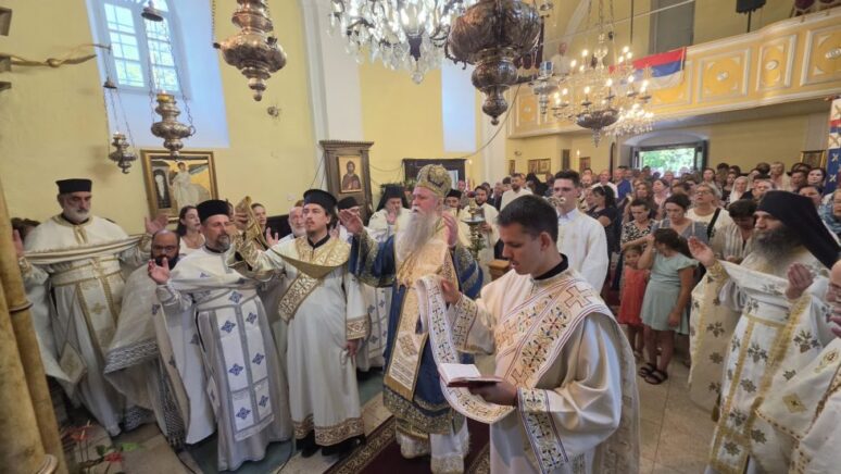 Митрополит Јоаникије у Бијелој: Празник Полагања ризе Пресвете Богородице духовно нас освјежи и загрије правом вјером Митрополит Јоаникије у Бијело