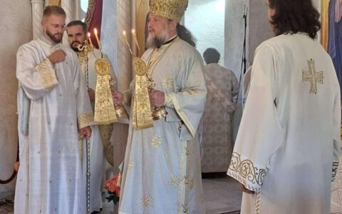 Умировљени Епископ макаровски Гедеон богослужио у Храму Св. Саве у Тивту Умировљени Епископ макаровски Гедон богослужио у Храму Св. Саве у Тивту
