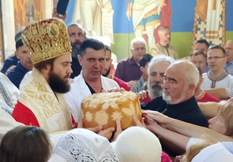 Владика Петар служио на славу болничке капеле Светих Козме и Дамјана у Клиничком центру Србије Владика Петар служио на славу болничке капеле Светих Козме и Дамјана у Клиничком центру Србије