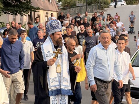 Госпођинданску литију у Колашину предводио Владика Пајсије Госпођинданску литију у Колашину предводио Владика Пајсије