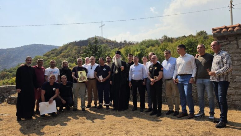 Посјета Митрополита Јоаникија ватрогасцима и Служби за заштиту и спасавање Херцег Новог Посјета Митрополита Јоаникија ватрогасцима и Служби за заштиту и спасавање Херцег Новог