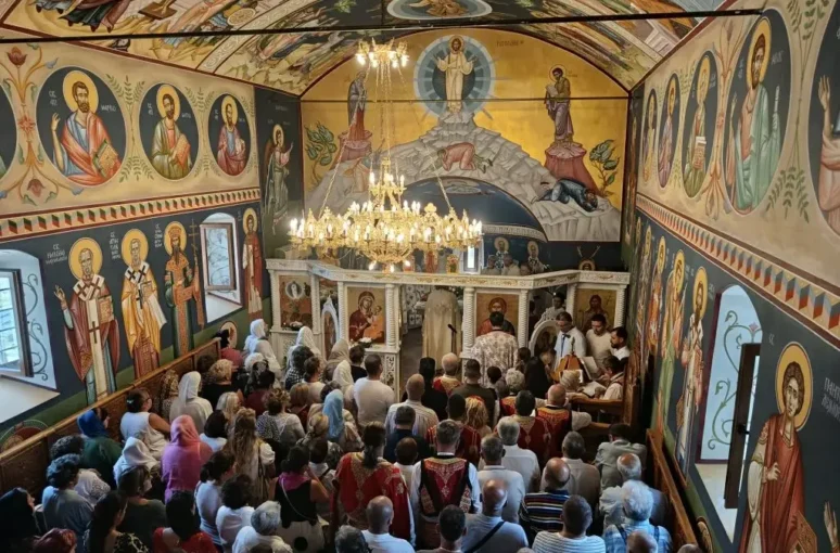 Прослављена храмовна слава Цркве Преображења Христовог у Игалу Прослављена храмовна слава Цркве Преображења Христовог у Игалу