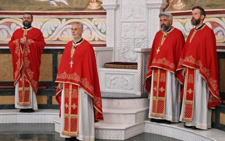 Otac Vladimir Stupar u Baru: Rođeni smo za život vječni Bar Liturgija 1080x675