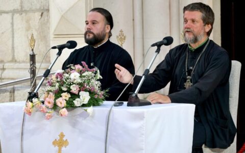 Отац Гојко у Требињу говорио на тему ”Добро нам је овдје бити” Trebinje Predavanje Otac Gojko