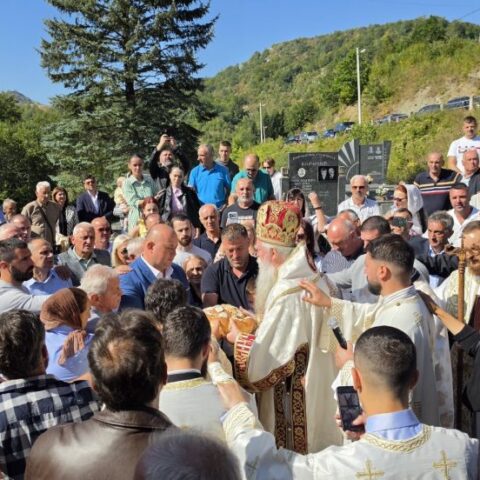 Митрополит Јоаникије у Васовој цркви на Ножици