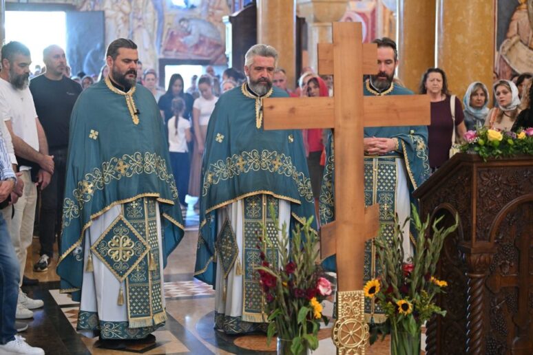 O. Slobodan Zeković: Kada stojimo pred Časnim krstom, sagledavamo tajnu ljubavi Božije prema čovjeku O. Slobodan Zeković