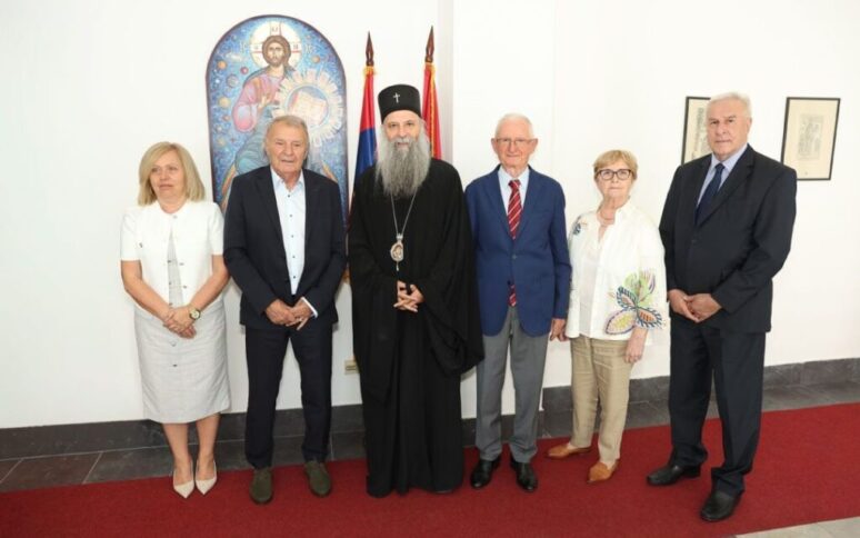 Patrijarh Porfirije sa predstavnicima Udruženja „Fond dijaspora za maticu“ Patrijarh Porfirije sa predstavnicima Udruženja „Fond dijaspora za maticu“