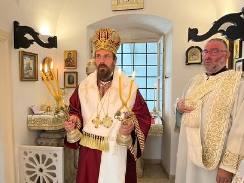 Владика Пајсије богослужио и освештао дворски параклис Свете Софије у Пакрацу Владика Пајсије богослужио и освештао дворски параклис Свете Софије у Пакрацу