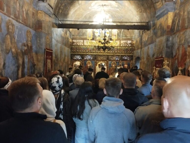 Владика Иларион у Великој Хочи: Да нам цео живот буде размена дарова са Богом 1000032043 1920x1446 1 980x738