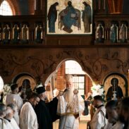 Митрополит Јоаникије началствовао Литургијом поводом освећења обновљеног манастира у Химелстиру