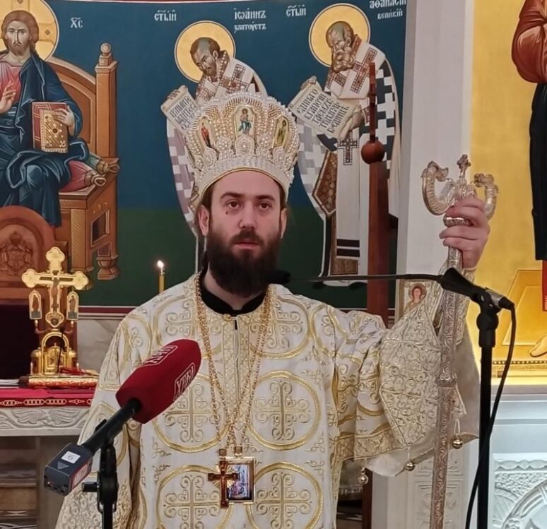 Владикa Петар служио у цркви Свете Тројице у Заклопачи Vladika Petar
