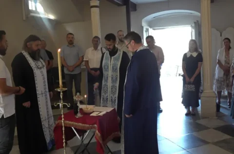 У цркви на Топлој јуче одслужен парастос херцегновским добротворима и задужбинарима Parastos Novskim Zaduzbinarima 980x647